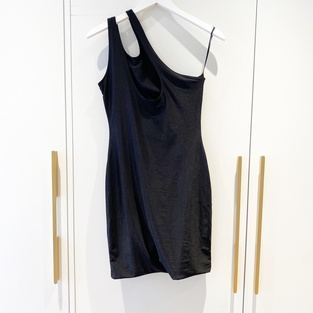 𝅺kendall & Kylie Bodycon dress - Picture 3 of 4